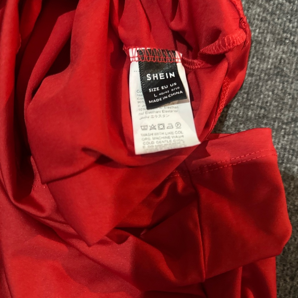 Red Scoop Neck Crop Top Sz L - Picture 3 of 3